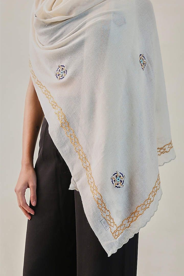 Ivory Pashmina Floral Machine Embroidered Stole by Shaza at Pernia's Pop Up Shop
