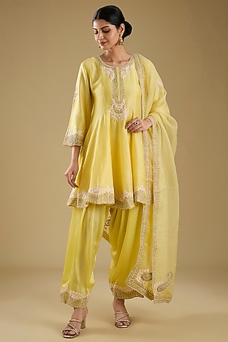 Lemon Yellow Pure Silk Chanderi Kashmiri Tilla Embroidered Anarkali Set by Sheetal Batra