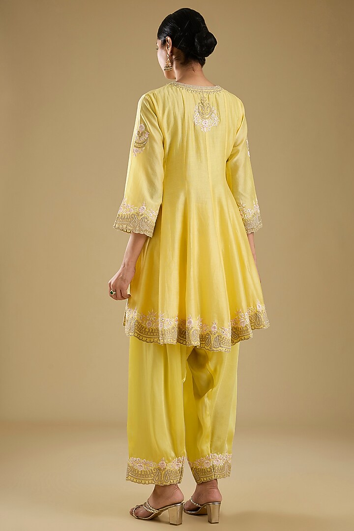 Lemon Yellow Pure Silk Chanderi Kashmiri Tilla Embroidered Anarkali Set by Sheetal Batra at Pernia's Pop Up Shop