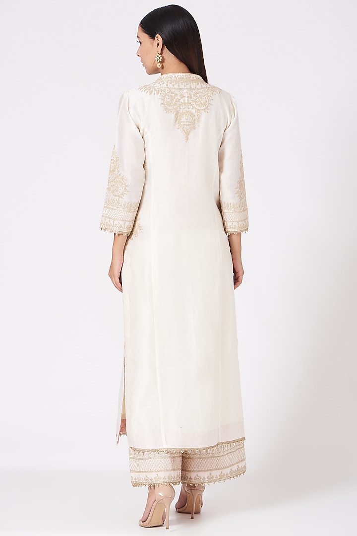 Daisy Ivory Embroidered Kurta Set by Sheetal Batra at Pernia's Pop Up Shop