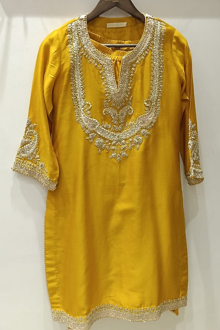 Red Silk Chanderi Parsi Gara Embroidered Kurta Set by Sheetal Batra at Pernia's Pop Up Shop