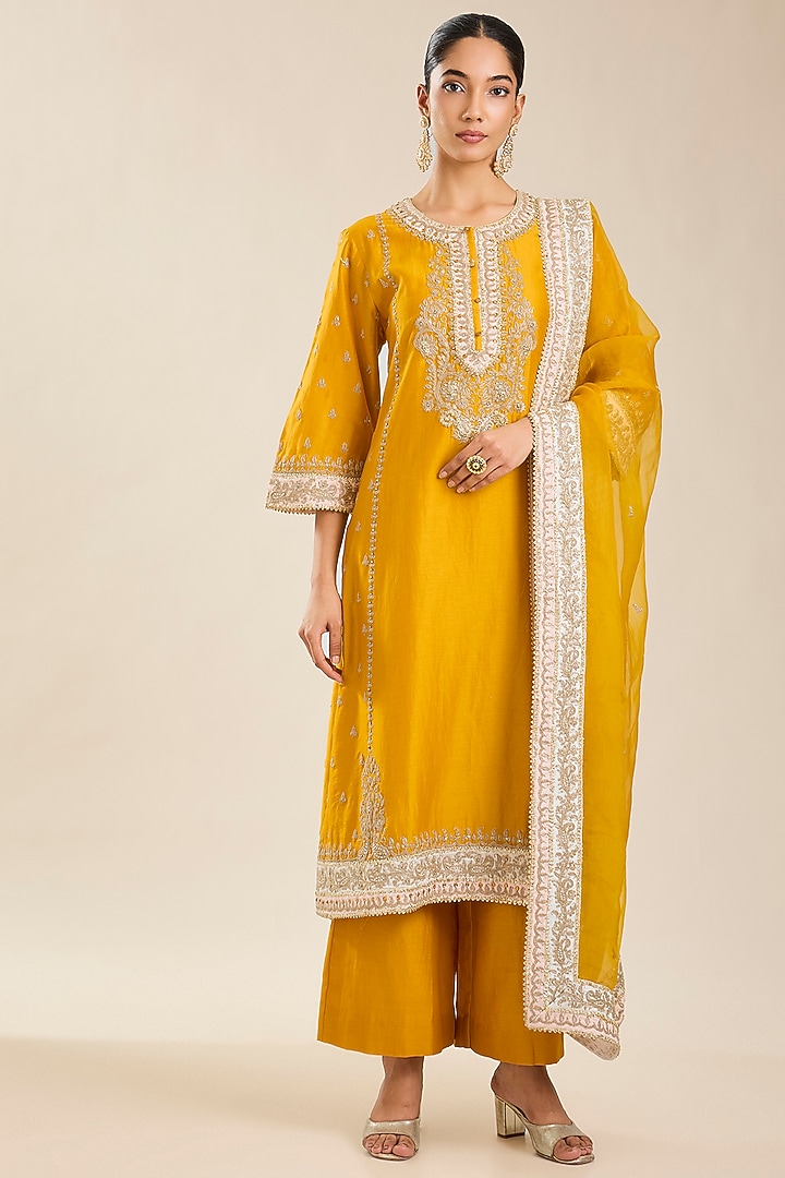 Mustard Silk Chanderi Kundan Applique Embroidered Kurta Set by Sheetal Batra at Pernia's Pop Up Shop