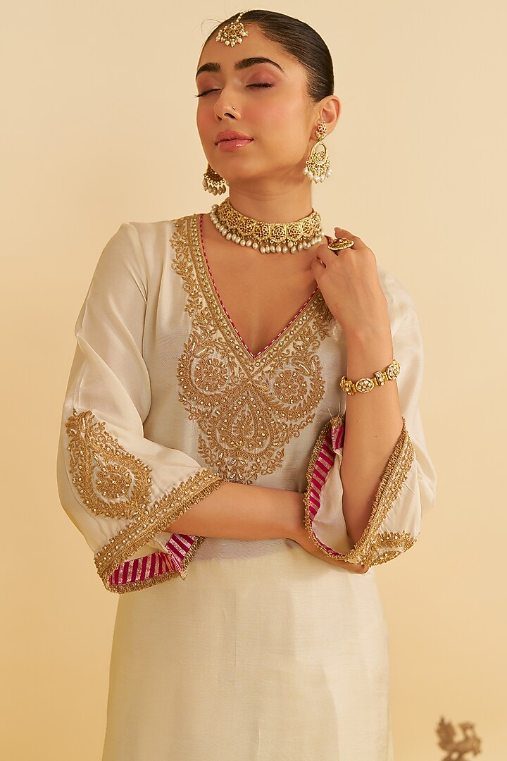 Daisy Ivory Upada Silk Dori Embroidered Kaftan Set For Girls by Sheetal Batra - Kids at Pernia's Pop Up Shop