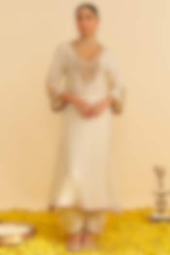 Daisy Ivory Upada Silk Dori Embroidered Kaftan Set For Girls by Sheetal Batra - Kids at Pernia's Pop Up Shop