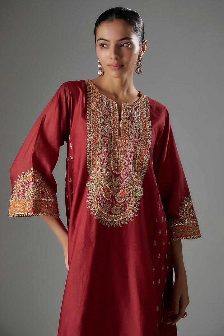 Red Silk Chanderi Kashmiri Tilla Embroidered Kurta Set For Girls by Sheetal Batra - Kids at Pernia's Pop Up Shop
