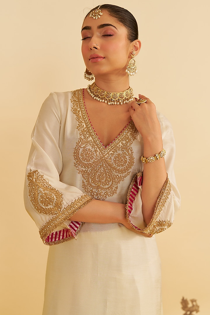 Daisy Ivory Upada Silk Kiran Dori Embroidered Kaftan Set by Sheetal Batra at Pernia's Pop Up Shop