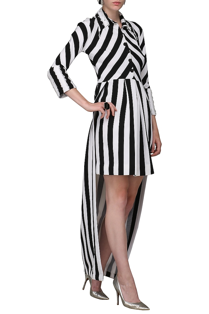Black and white shift dress available only at Pernia's Pop Up Shop.