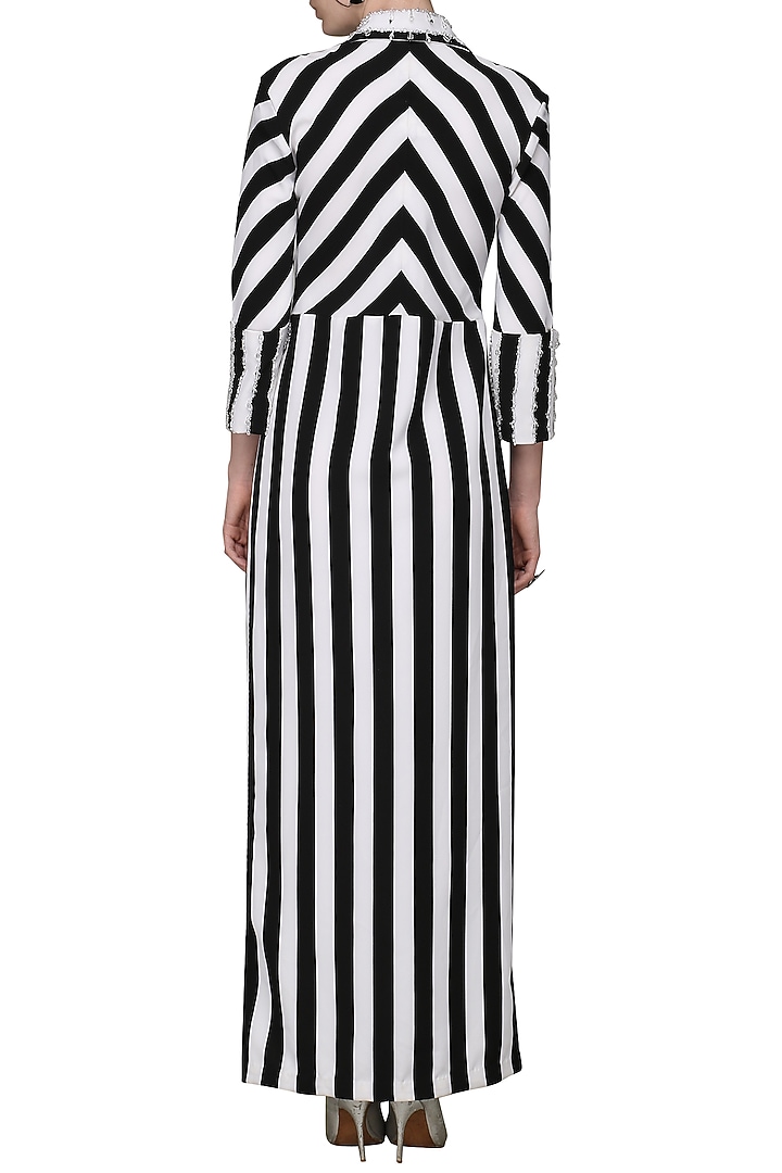 Black and white shift dress available only at Pernia's Pop Up Shop.