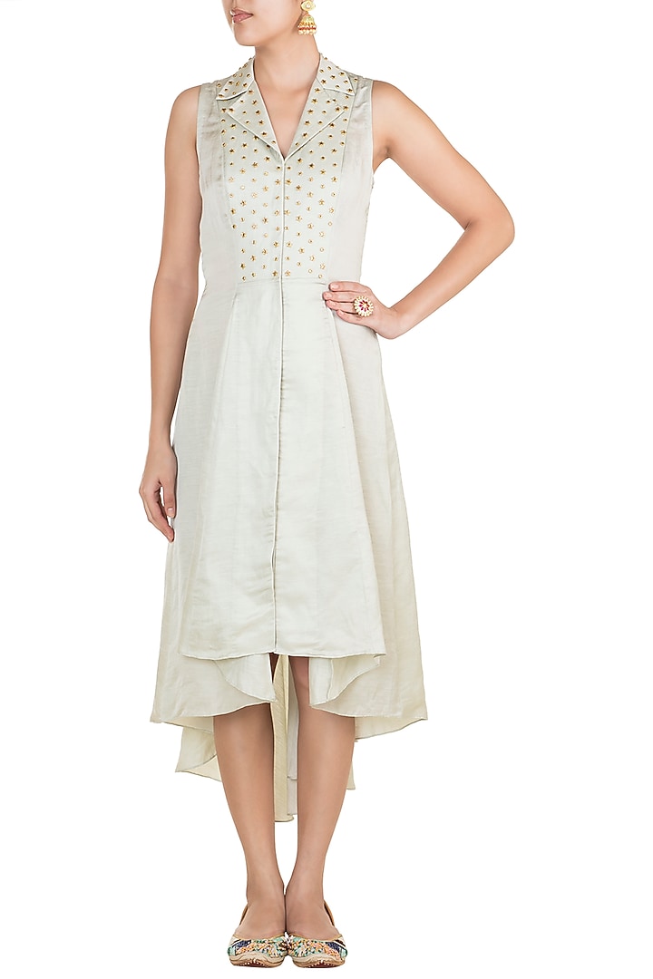 Grey Embroidered Tailcoat Tunic by Shilpa Reddy at Pernia's Pop Up Shop