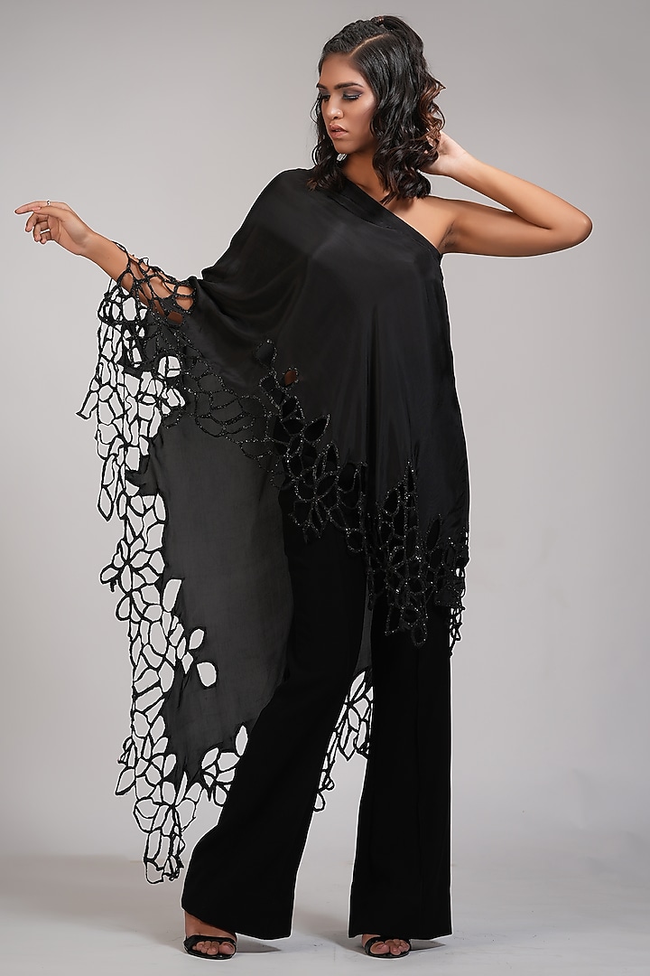 Black Habutai Silk Embroidered Co-Ord Set by Shruti S at Pernia's Pop Up Shop