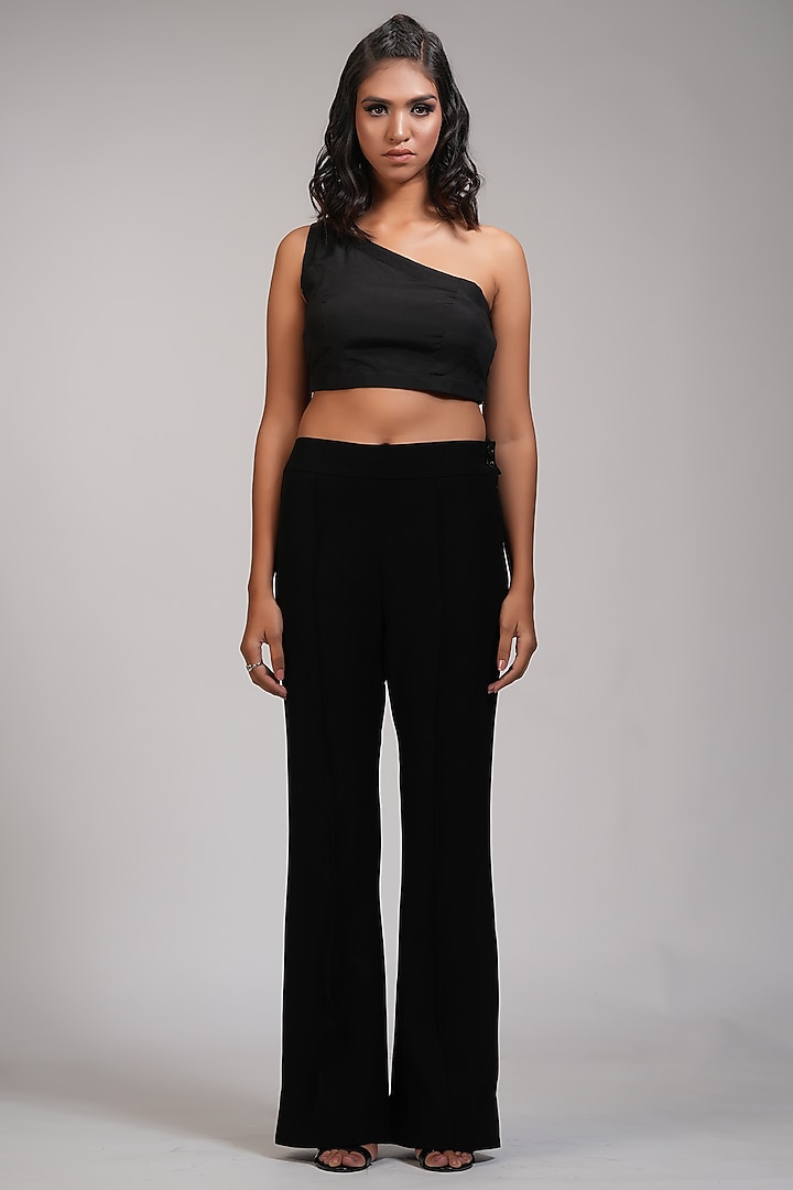 Black Habutai Silk Embroidered Co-Ord Set by Shruti S at Pernia's Pop Up Shop