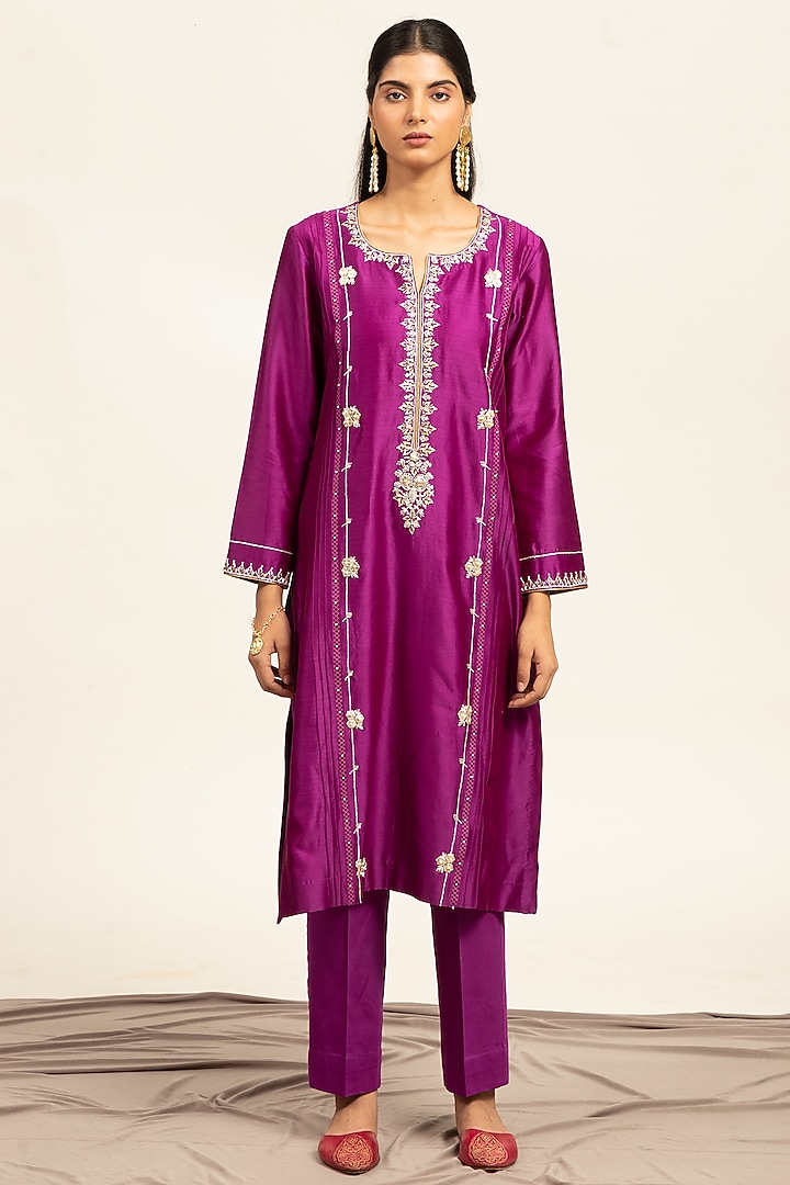 Purple Pure Chanderi Hand Embroidered Straight Kurta Set by Shetab Kazmi at Pernia's Pop Up Shop