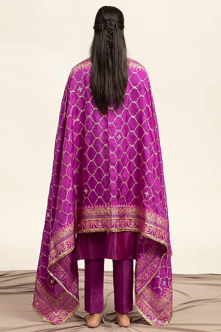 Purple Pure Chanderi Hand Embroidered Straight Kurta Set by Shetab Kazmi at Pernia's Pop Up Shop