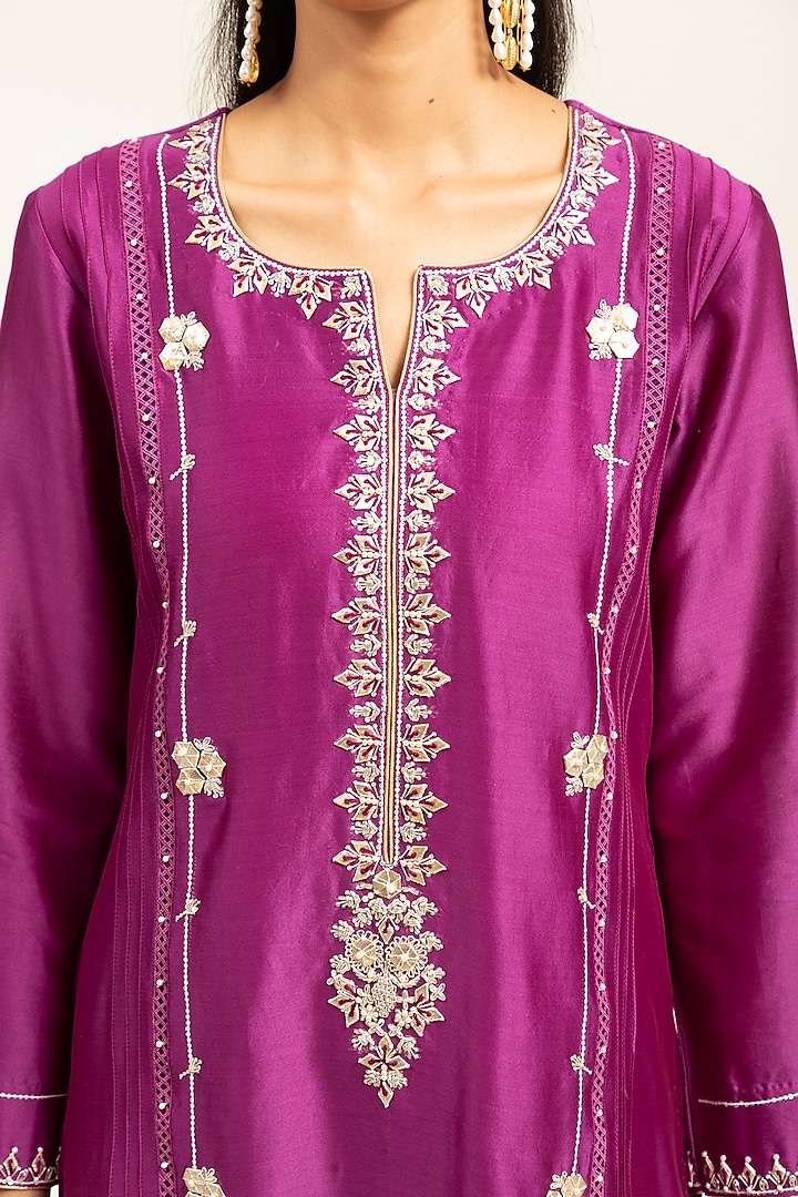 Purple Pure Chanderi Hand Embroidered Straight Kurta Set by Shetab Kazmi at Pernia's Pop Up Shop