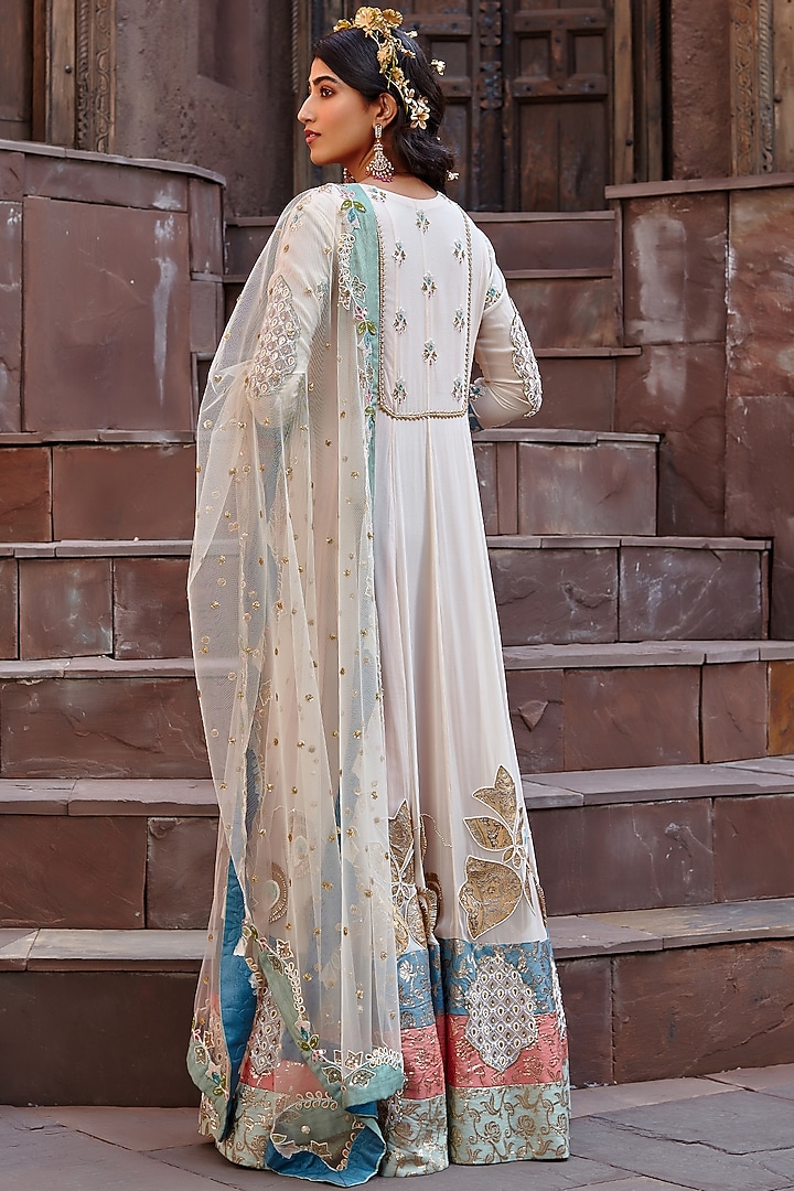 Powder Pink Embroidered Wedding Anarkali Set by Shweta Aggarwal at Pernia's Pop Up Shop