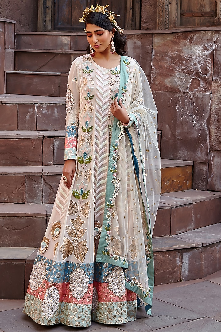 Powder Pink Embroidered Wedding Anarkali Set by Shweta Aggarwal at Pernia's Pop Up Shop