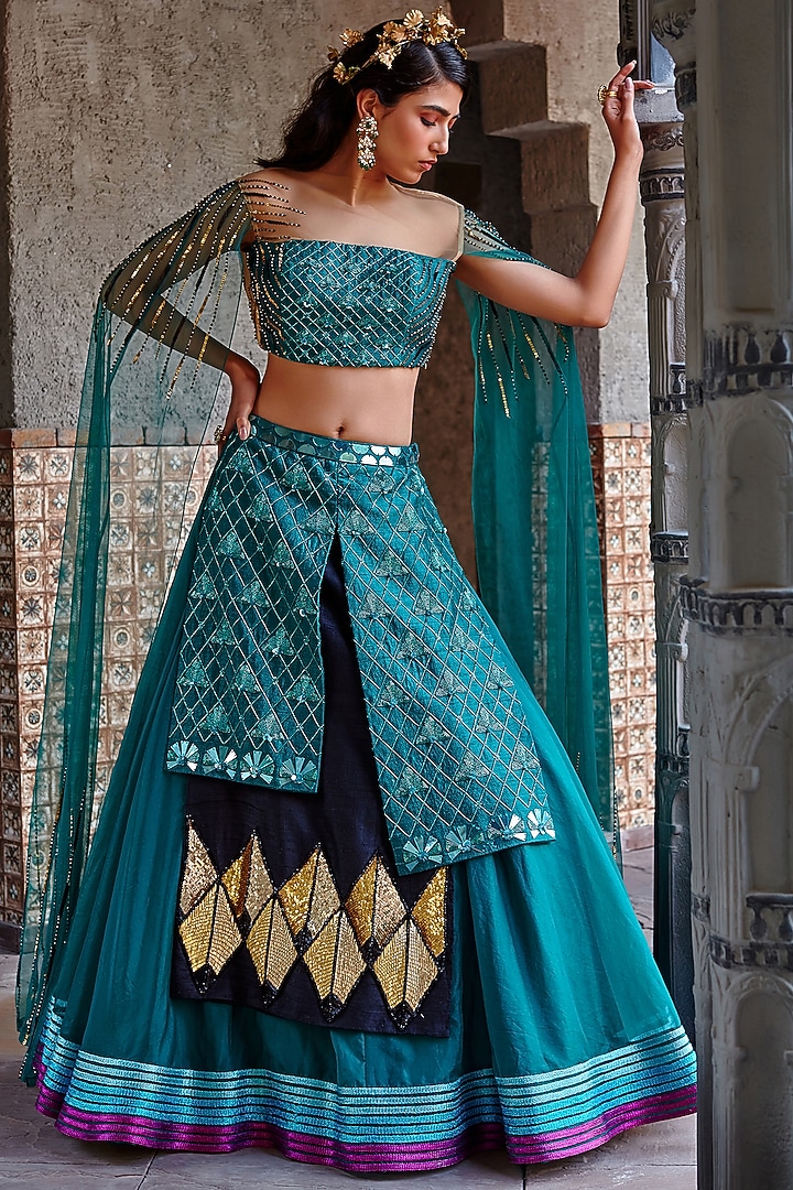 Emerald Green Embroidered Flared Wedding Lehenga Set by Shweta Aggarwal at Pernia's Pop Up Shop