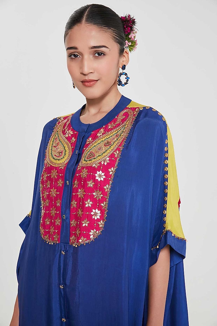 Ink Blue Habutai Silk Hand Embroidered Kurta Set by SIDDHARTHA BANSAL at Pernia's Pop Up Shop