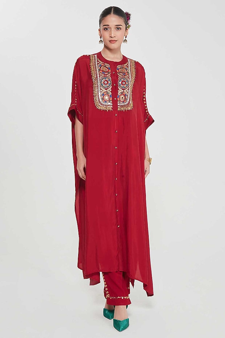 Cherry Red Habutai Silk Hand Embroidered Kurta Set by SIDDHARTHA BANSAL at Pernia's Pop Up Shop