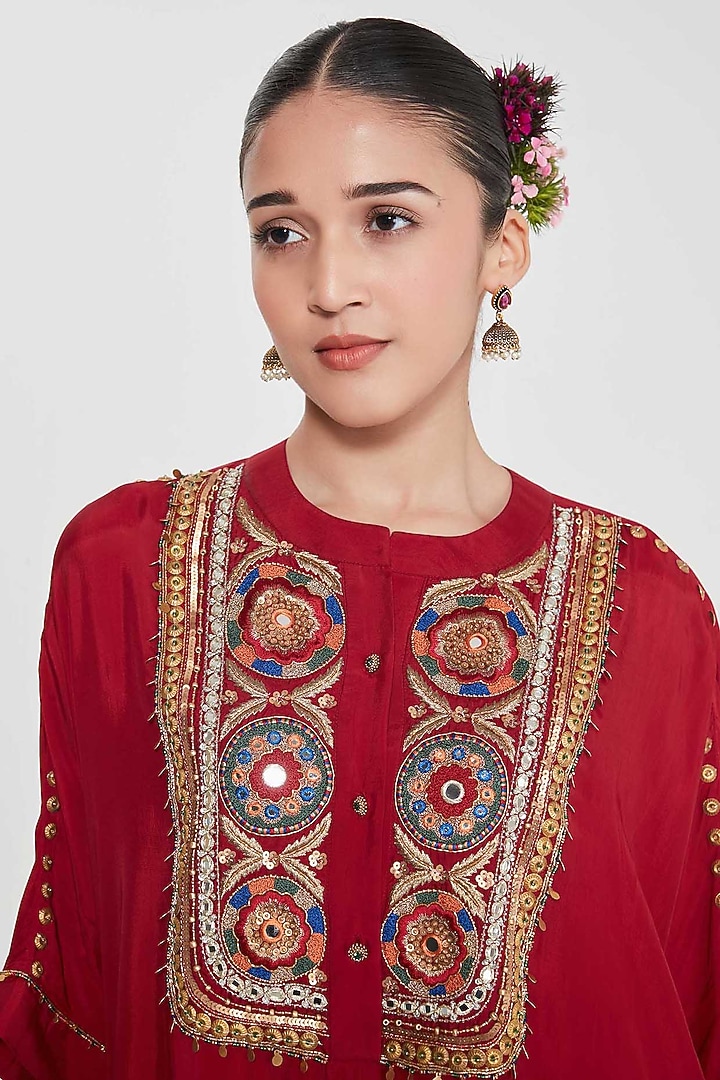 Cherry Red Habutai Silk Hand Embroidered Kurta Set by SIDDHARTHA BANSAL at Pernia's Pop Up Shop