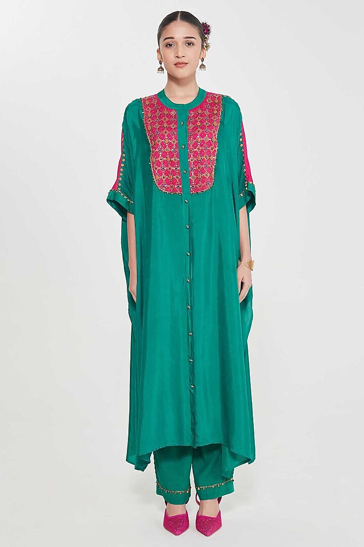 Emerald Green Habutai Silk Hand Embroidered Kurta Set by SIDDHARTHA BANSAL at Pernia's Pop Up Shop
