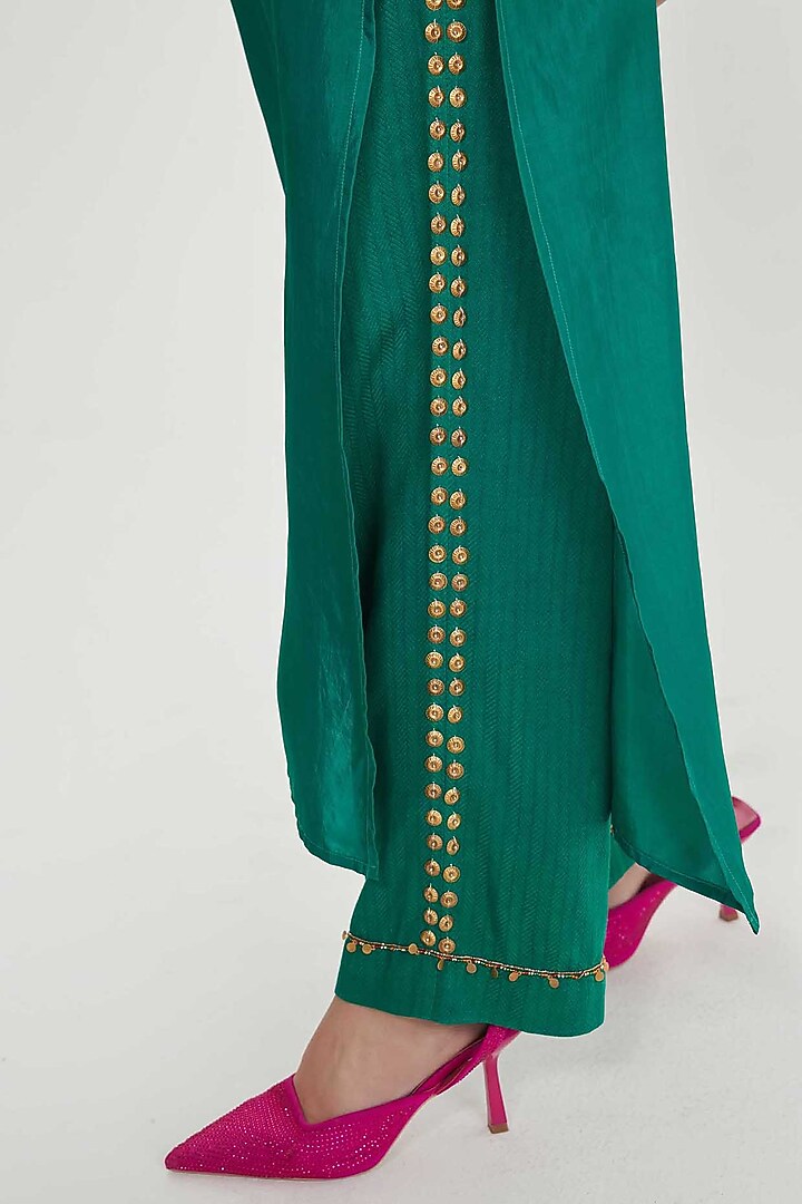 Emerald Green Habutai Silk Hand Embroidered Kurta Set by SIDDHARTHA BANSAL at Pernia's Pop Up Shop