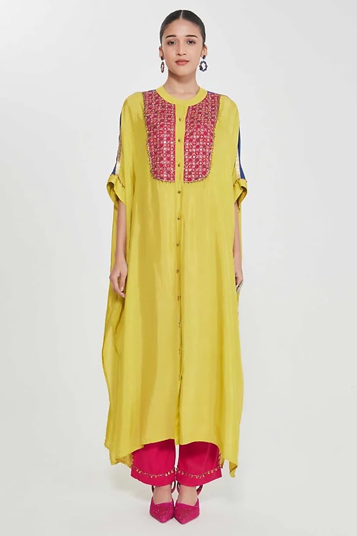 Yellow Habutai Silk Mirror Hand Embroidered Kurta Set by SIDDHARTHA BANSAL at Pernia's Pop Up Shop