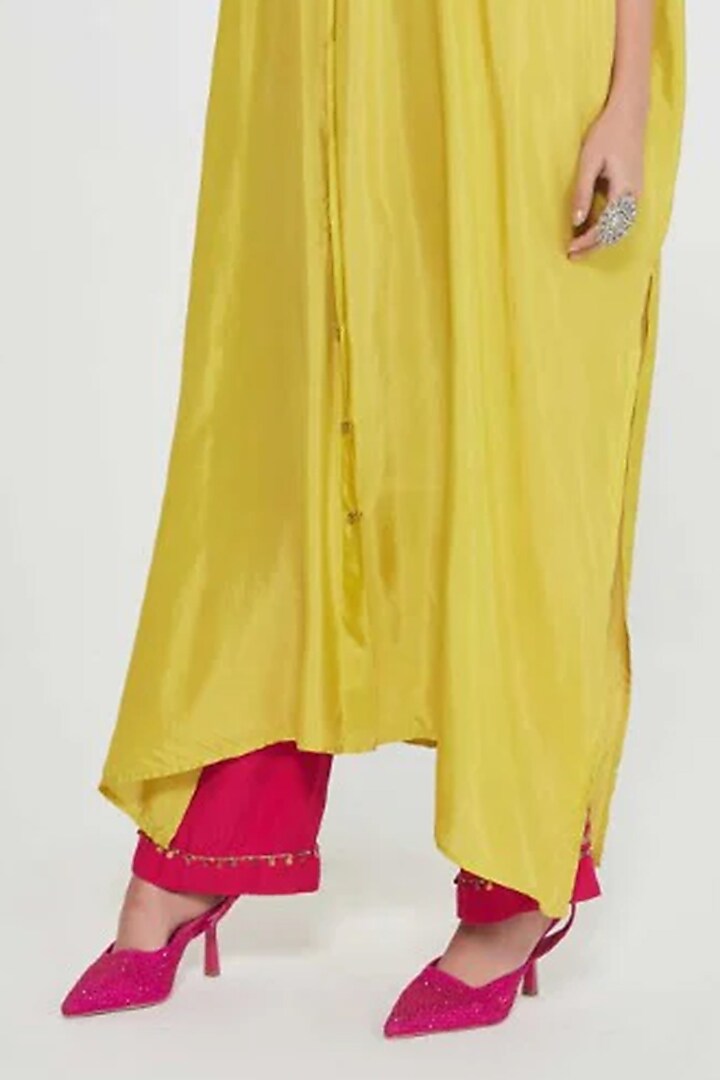 Yellow Habutai Silk Mirror Hand Embroidered Kurta Set by SIDDHARTHA BANSAL at Pernia's Pop Up Shop