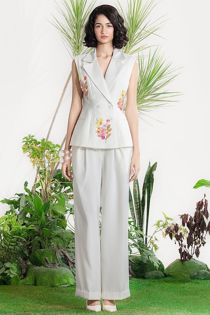 Ivory American Crepe Hand Embroidered Co-Ord Set by SIDDHARTHA BANSAL at Pernia's Pop Up Shop