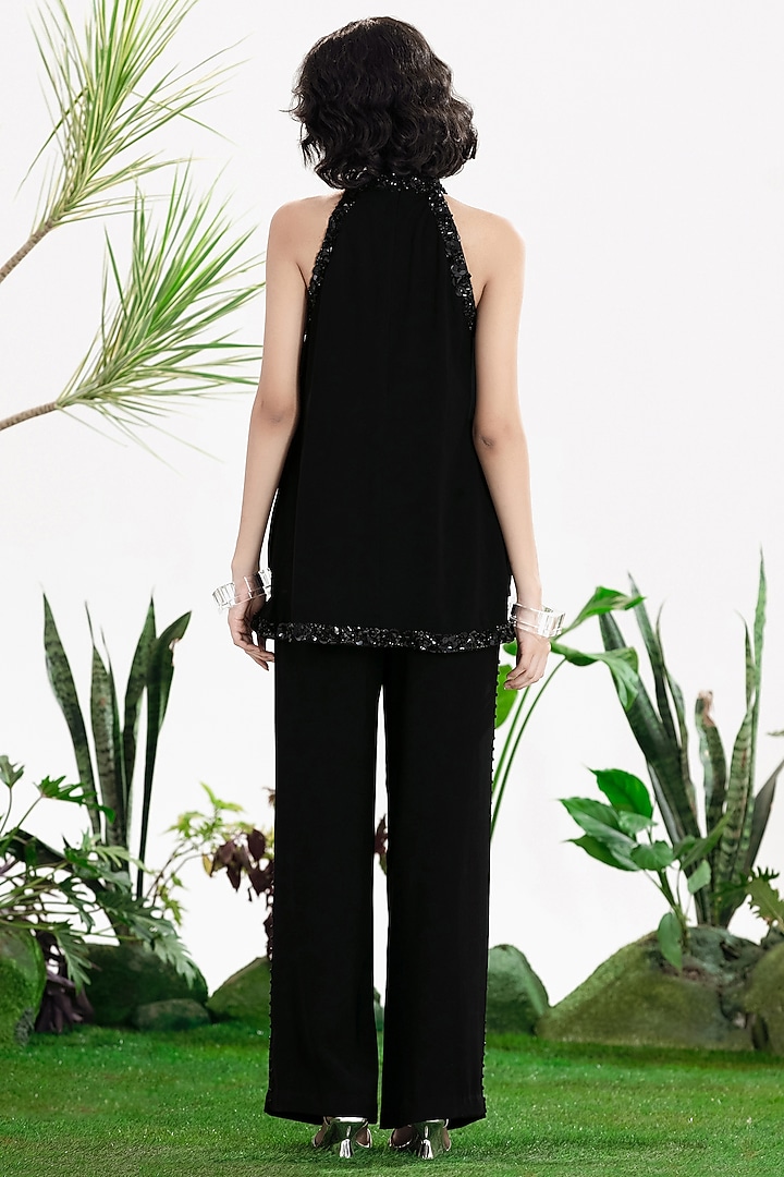 Black American Crepe Floral Embroidered Co-Ord Set by SIDDHARTHA BANSAL at Pernia's Pop Up Shop