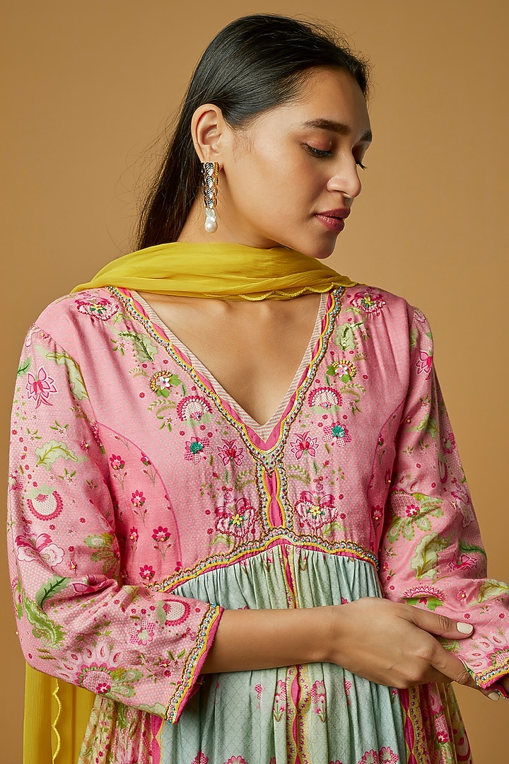 Pink & Grey Digital Printed Kurta Set by SIDDHARTHA BANSAL at Pernia's Pop Up Shop