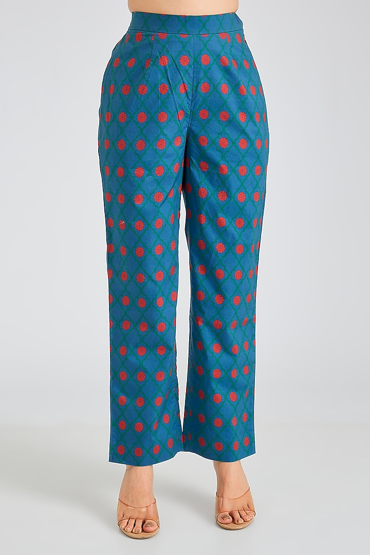 Blue Modal Muslin Cotton Threadwork & Printed Ombre Kurta Set by SIDDHARTHA BANSAL at Pernia's Pop Up Shop