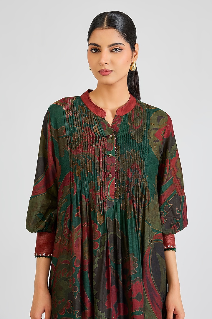 Emerald Green Modal Muslin Cotton Threadwork & Printed Ombre Kurta Set by SIDDHARTHA BANSAL at Pernia's Pop Up Shop