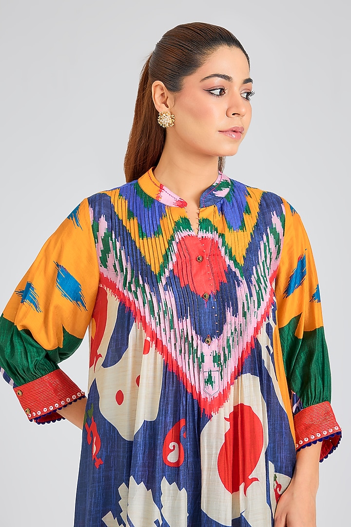 Multi-Colored Threadwork & Printed Kurta Set by SIDDHARTHA BANSAL at Pernia's Pop Up Shop