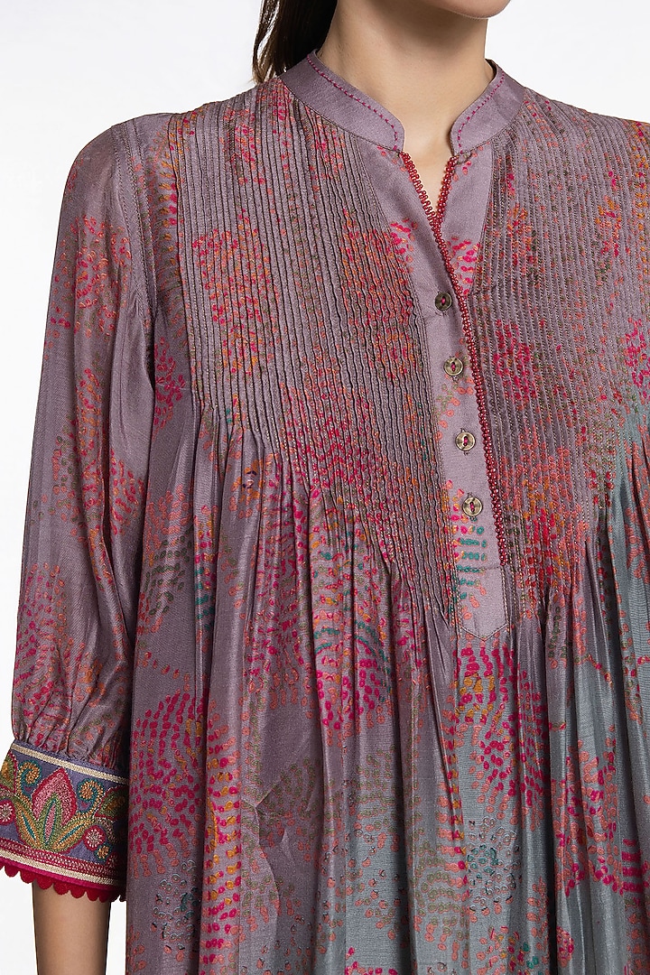 Grey Rose Muslin Zari Embroidered Kurta Set by SIDDHARTHA BANSAL at Pernia's Pop Up Shop