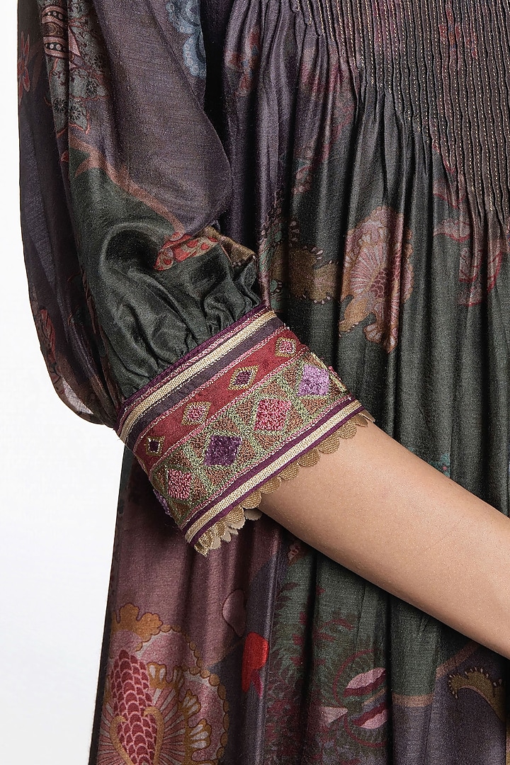 Multi-Coloured Modal Muslin Zari Embroidered Kurta Set by SIDDHARTHA BANSAL at Pernia's Pop Up Shop