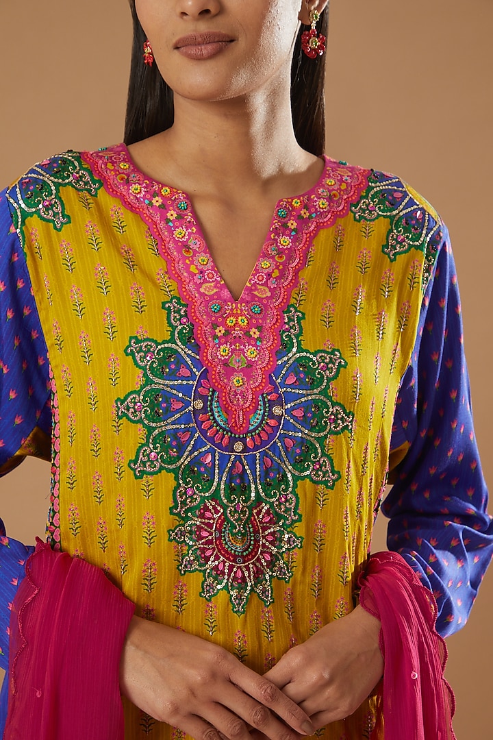 Yellow Digital Printed Kurta Set by SIDDHARTHA BANSAL at Pernia's Pop Up Shop