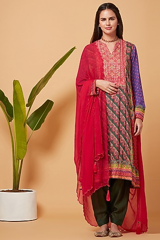Green & Pink Chanderi Kurta Set by SIDDHARTHA BANSAL