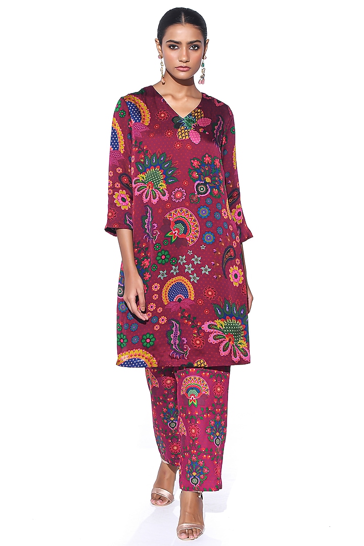 Crimson Organza Satin Paisley Printed Kurta Set by SIDDHARTHA BANSAL at Pernia's Pop Up Shop