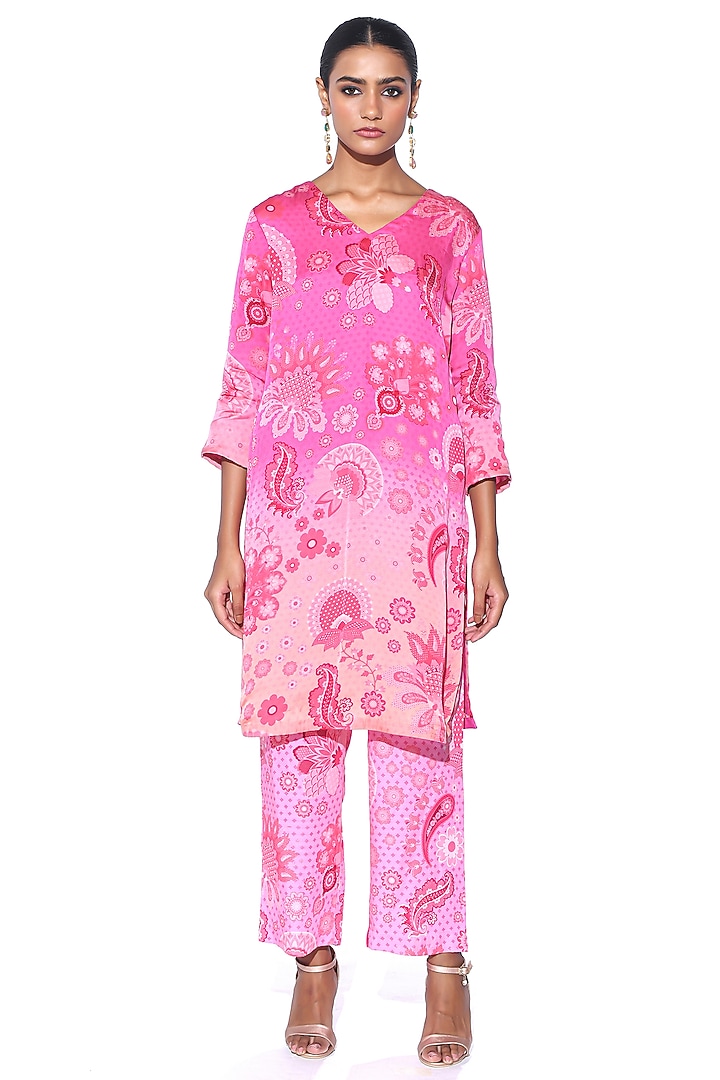 Rani Pink Ombre Organza Satin Paisley Printed Kurta Set by SIDDHARTHA BANSAL at Pernia's Pop Up Shop