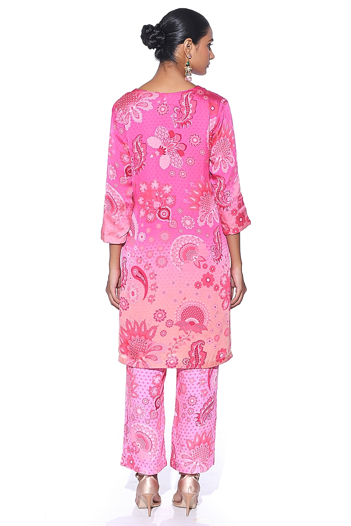 Rani Pink Ombre Organza Satin Paisley Printed Kurta Set by SIDDHARTHA BANSAL at Pernia's Pop Up Shop