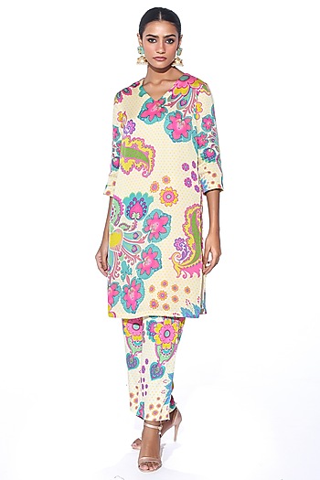 Blush Cream Organza Satin Paisley Printed Kurta Set by SIDDHARTHA BANSAL at Pernia's Pop Up Shop