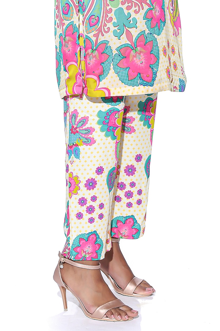 Blush Cream Organza Satin Paisley Printed Kurta Set by SIDDHARTHA BANSAL at Pernia's Pop Up Shop