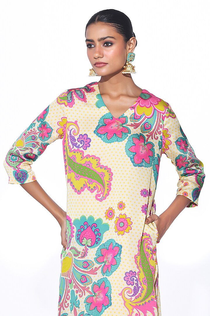 Blush Cream Organza Satin Paisley Printed Kurta Set by SIDDHARTHA BANSAL at Pernia's Pop Up Shop