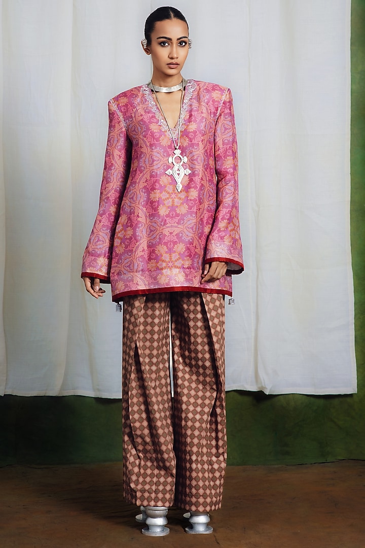 Pink Silk Embroidered Kurta Set by SIDDHARTHA BANSAL at Pernia's Pop Up Shop