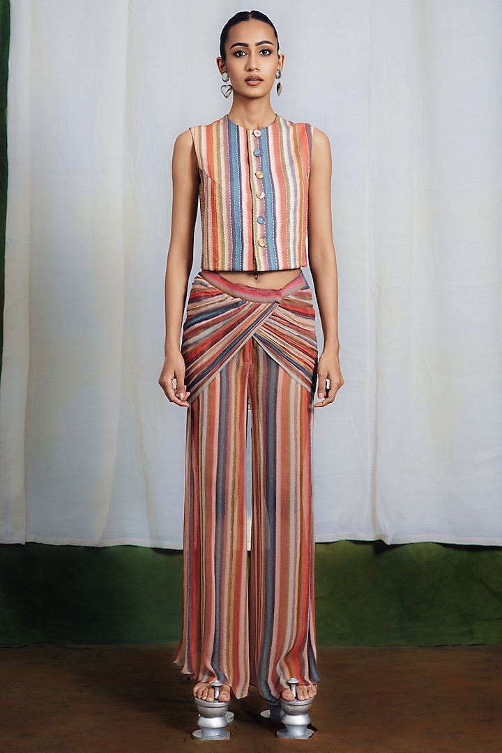 Green Silk Thread Work Jacket Set by SIDDHARTHA BANSAL at Pernia's Pop Up Shop