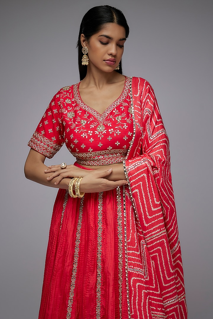Coral Silk Crushed Wedding Lehenga Set by Siddhartha Daga at Pernia's Pop Up Shop