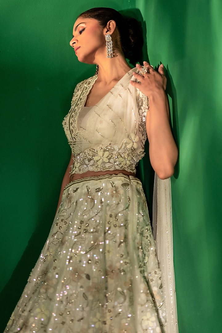 Off-White Organza Sequins Embroidered Bridal Lehenga Set by Siddhartha Daga at Pernia's Pop Up Shop
