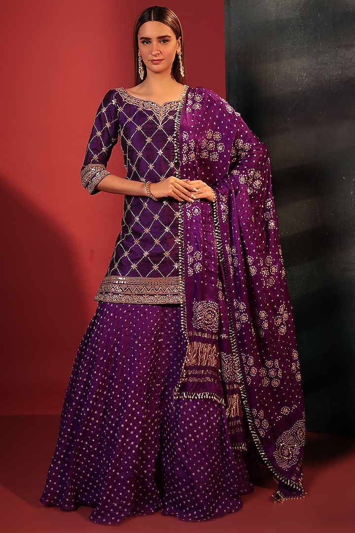 Purple Silk Embroidered Kurta Set by Siddhartha Daga at Pernia's Pop Up Shop