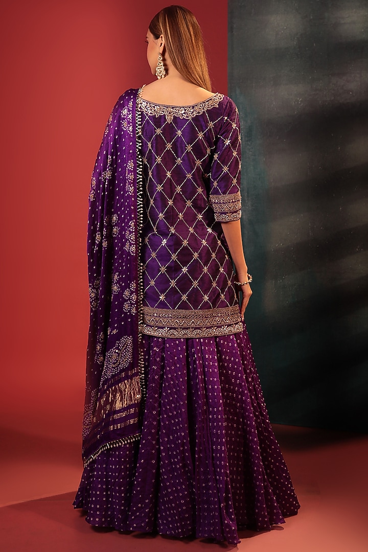 Purple Silk Embroidered Kurta Set by Siddhartha Daga at Pernia's Pop Up Shop